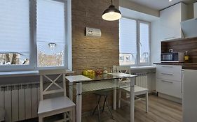 Madise Avenue Apartment